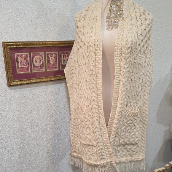 Aran Crafts knitted shawl or wrap with pockets - Picture 3 of 12